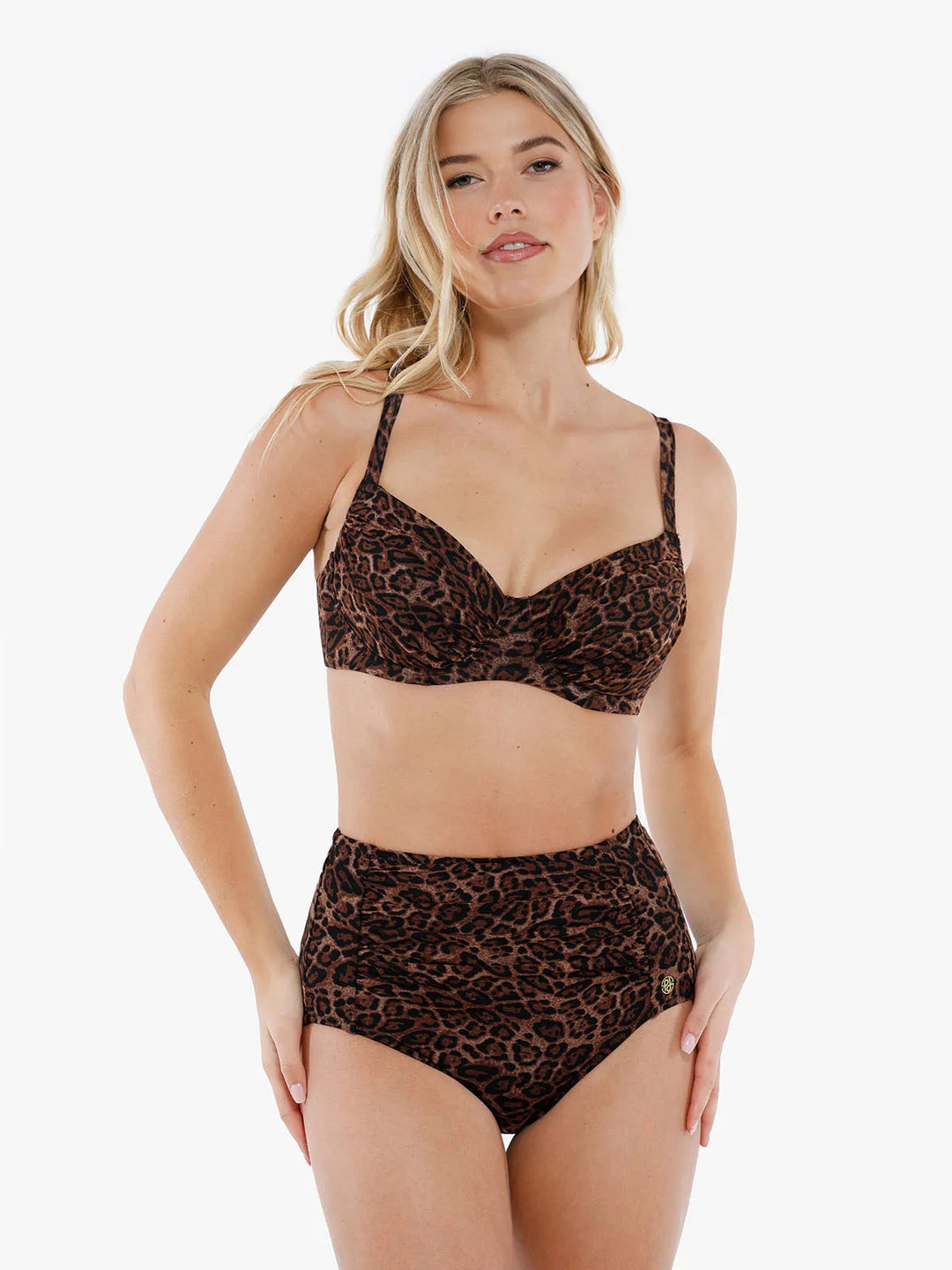 Completo bikini modellante con balza e controllo della pancia