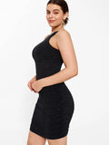 Nahtloses, figurformendes Shapewear-Minikleid in Metallic