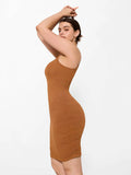 Nahtloses, figurformendes Shapewear-Minikleid in Metallic