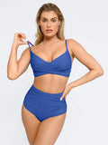 Completo bikini modellante con top e slip arricciati e modellanti