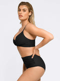 Completo bikini modellante con top e slip arricciati e modellanti