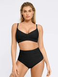 Completo bikini modellante con top e slip arricciati e modellanti