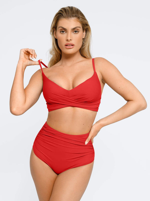 Completo bikini modellante con top e slip arricciati e modellanti