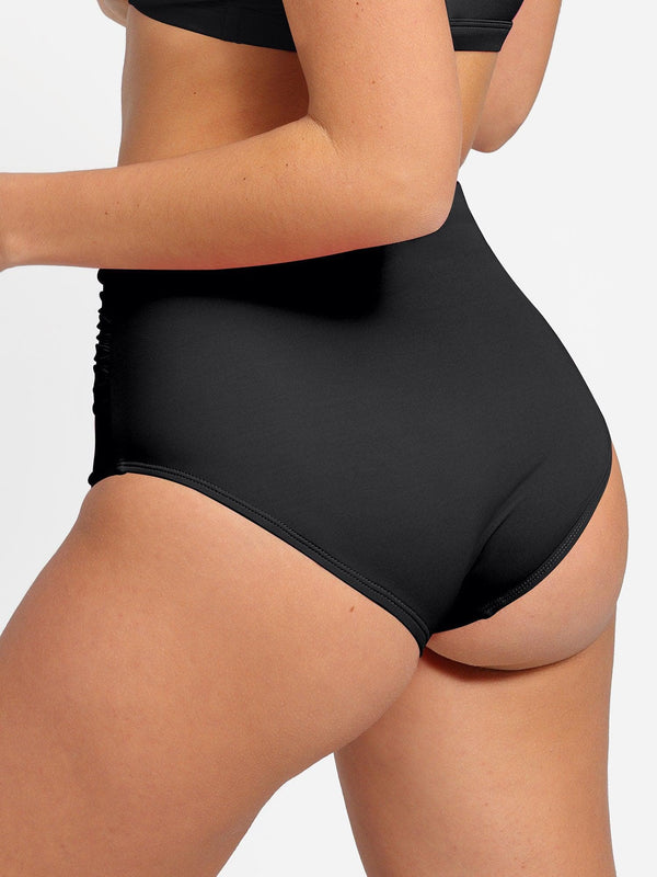 Completo bikini modellante con top e slip arricciati e modellanti